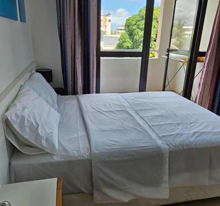 Elegant 3-Bedroom Apartment with Rooftop Swimming Pool & Gym For Rent in Flic en Flac 5