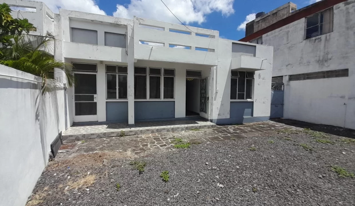 Prime Commercial or Residential Building for Sale in Port Louis 1