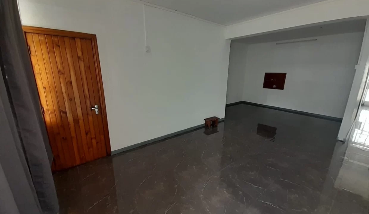 Prime Commercial or Residential Building for Sale in Port Louis 10