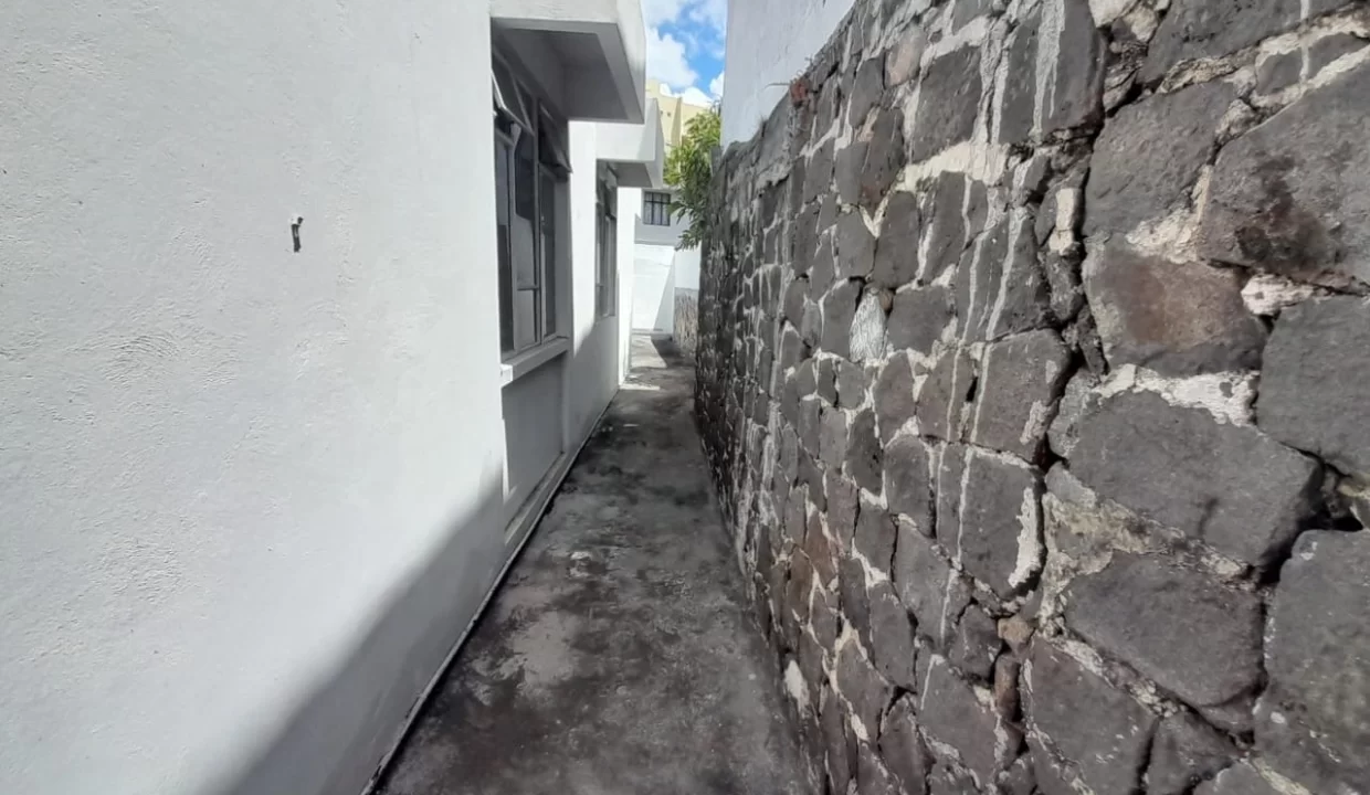 Prime Commercial or Residential Building for Sale in Port Louis 11