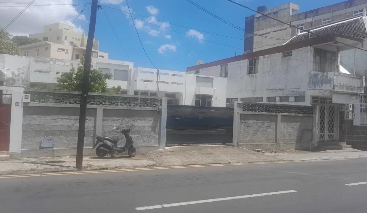 Prime Commercial or Residential Building for Sale in Port Louis 2