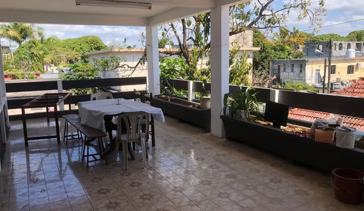 Spacious House (Ground Floor Ideal For Dormitory Or Storage) For Rent – Central Flacq 10