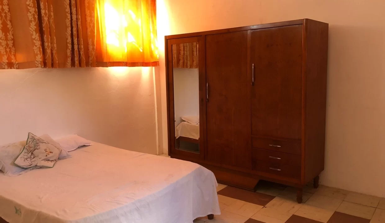 Spacious House (Ground Floor Ideal For Dormitory Or Storage) For Rent – Central Flacq 11