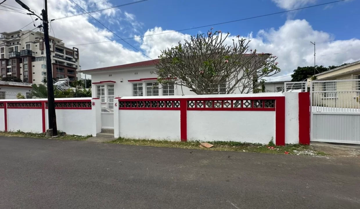 Semi-furnished Office for Rent – Beau-Bassin 1