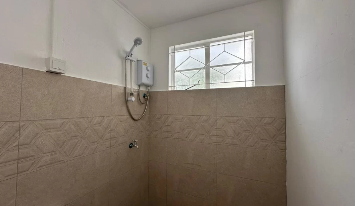 Semi-furnished Office for Rent – Beau-Bassin 12