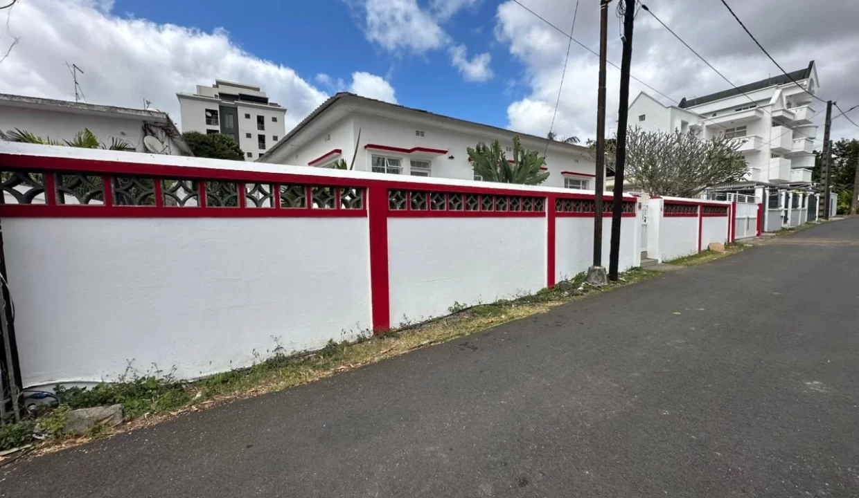 Semi-furnished Office for Rent – Beau-Bassin 3