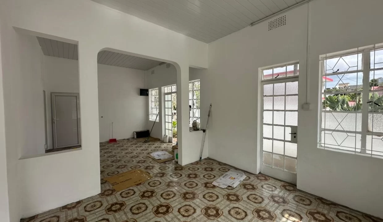 Semi-furnished Office for Rent – Beau-Bassin 7