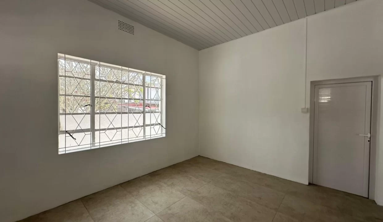 Semi-furnished Office for Rent – Beau-Bassin 9