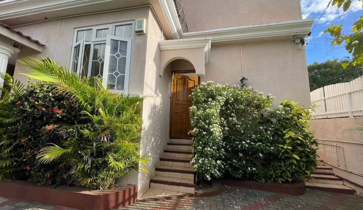 6-bedroom villa for sale – Morcellement Jhuboo, Trou aux Biches 4