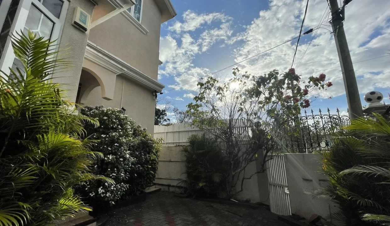 6-bedroom villa for sale – Morcellement Jhuboo, Trou aux Biches 5