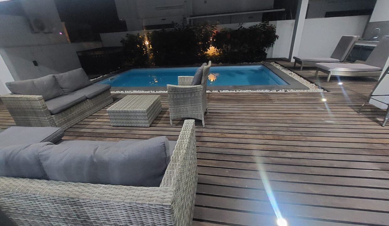 Fully Furnished modern spacious villa with pool for Rent in Trou aux Biches 10
