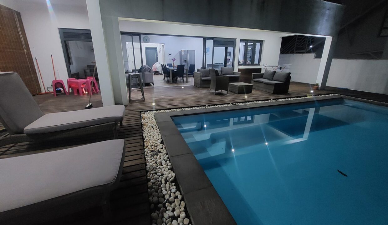 Fully Furnished modern spacious villa with pool for Rent in Trou aux Biches 13