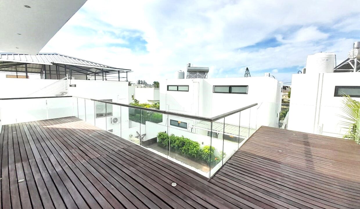 Fully Furnished modern spacious villa with pool for Rent in Trou aux Biches 2