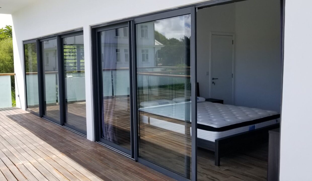 Fully Furnished modern spacious villa with pool for Rent in Trou aux Biches 4