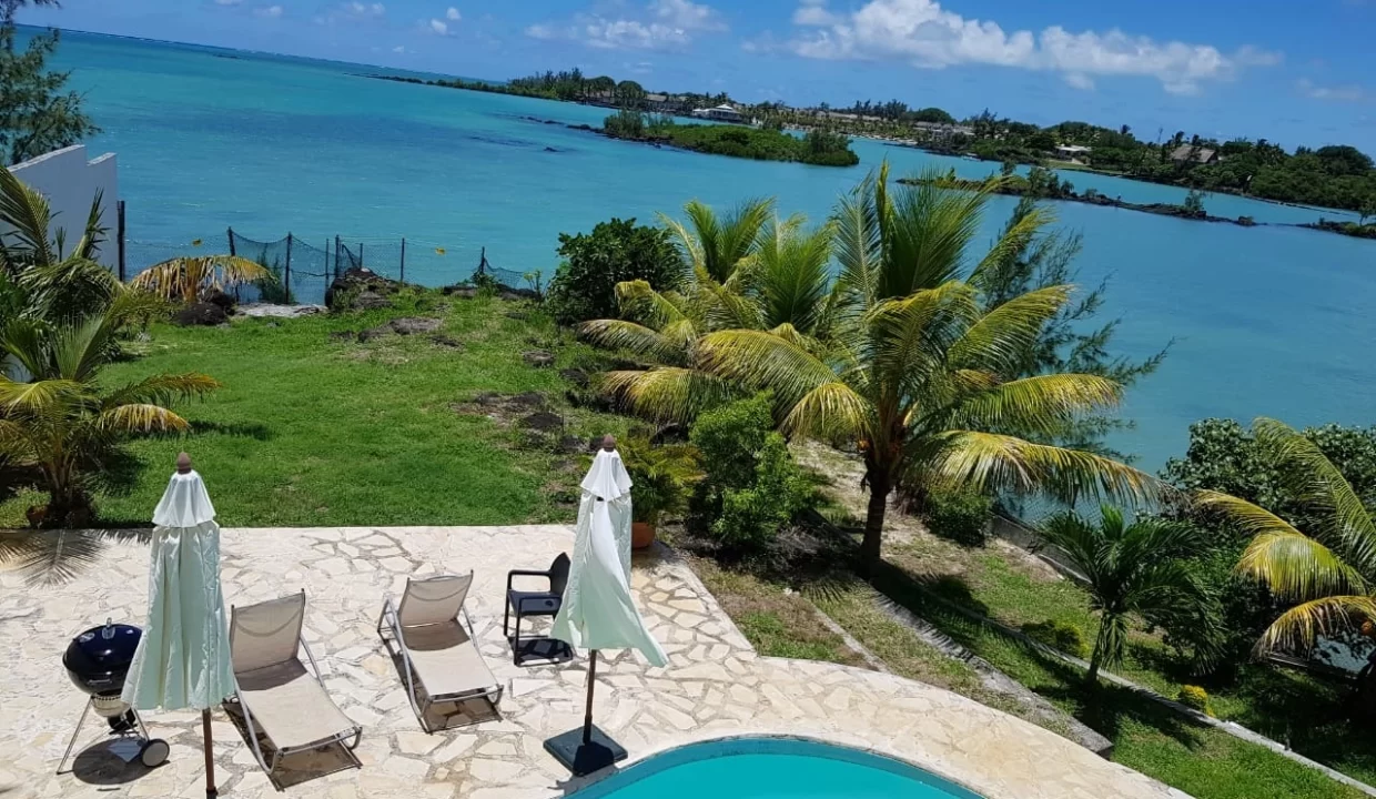 Luxurious Seafront Villa For Sale Calodyne 1