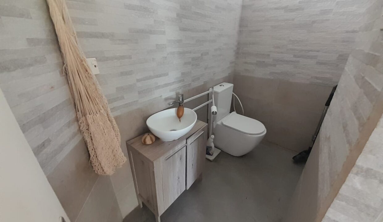 Luxurious Seafront Villa For Sale Calodyne 16