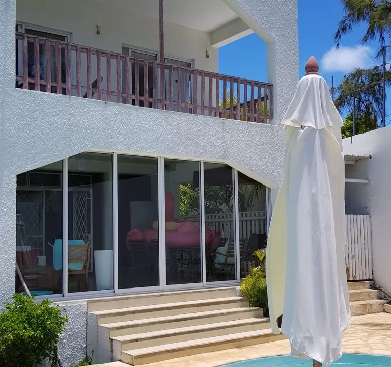 Luxurious Seafront Villa For Sale Calodyne 2