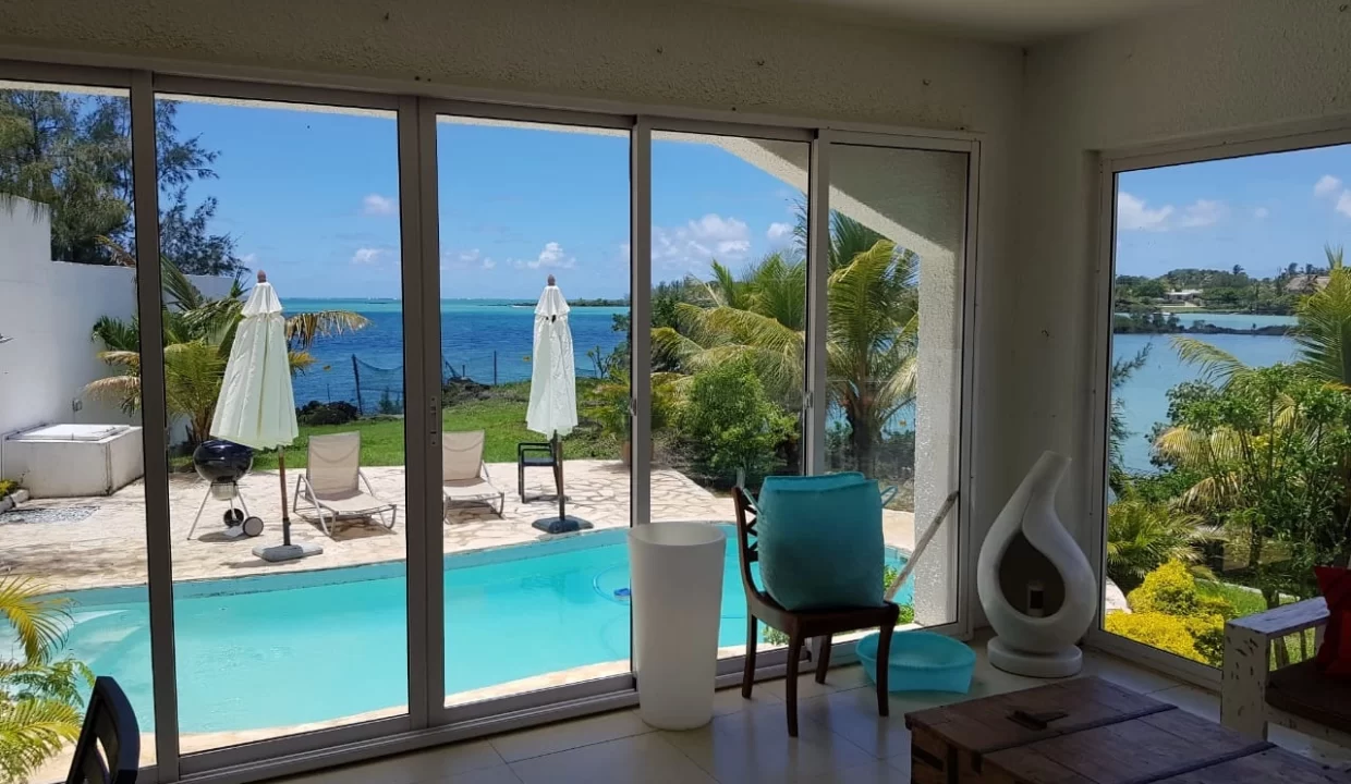 Luxurious Seafront Villa For Sale Calodyne 5