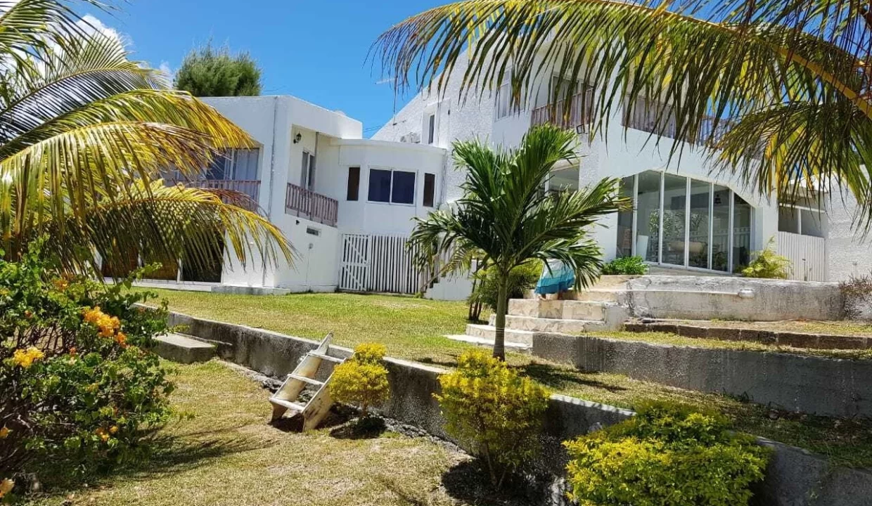 Luxurious Seafront Villa For Sale Calodyne 8