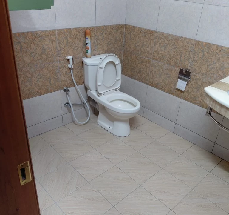 MODERN 6-BEDROOM FULLY FURNISHED HOUSE FOR RENT IN MARE D’ALBERT 10