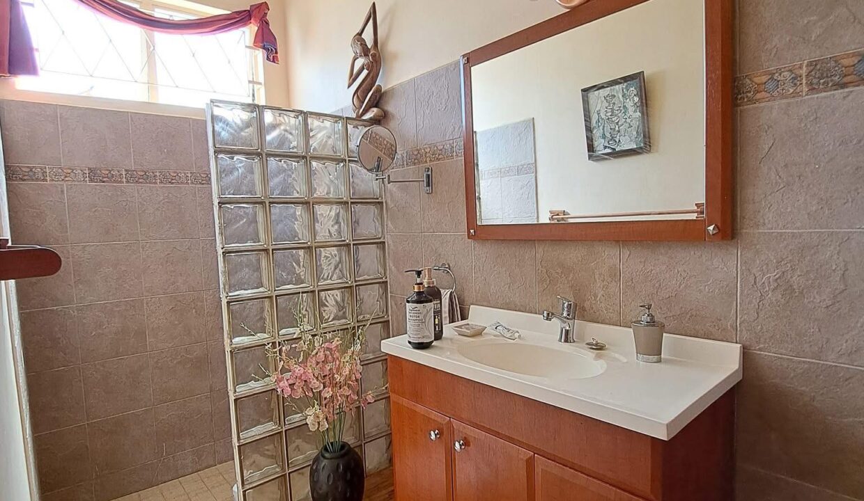 Single-Storey House For Sale In Baie du Tombeau 2