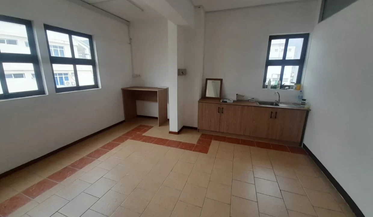 Spacious Furnished Office For Rent in Port Louis 1
