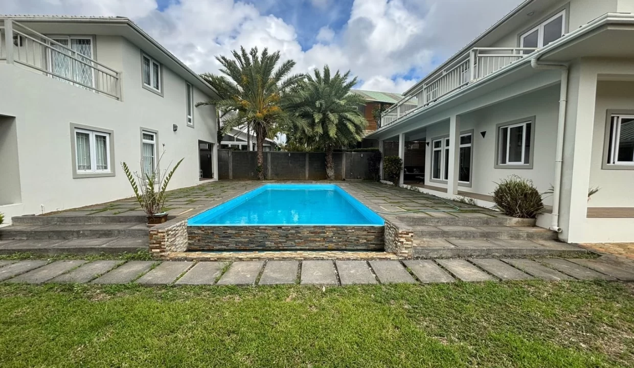 Two Charming Houses for Sale in Beau Bassin – Perfect for Family or Investment 1