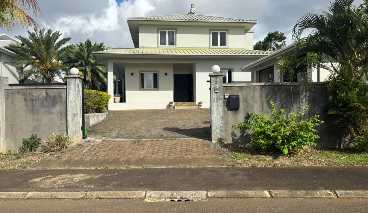Two Charming Houses for Sale in Beau Bassin – Perfect for Family or Investment 10