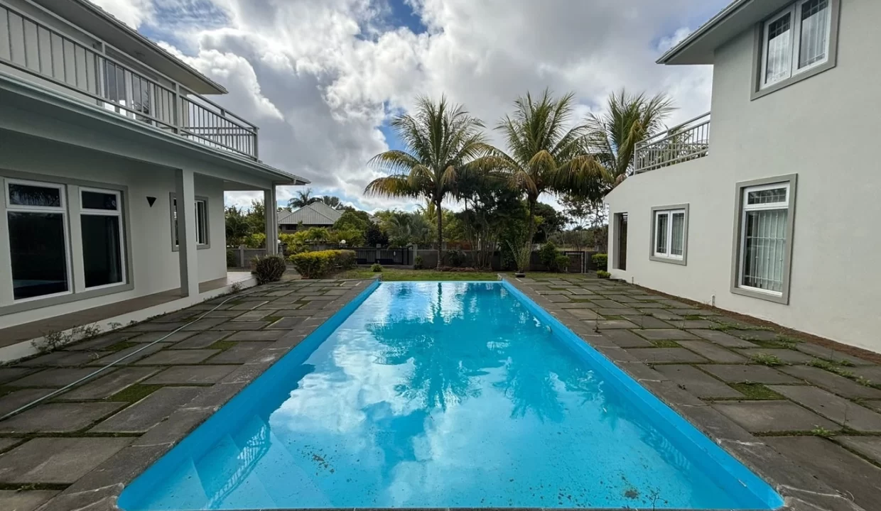 Two Charming Houses for Sale in Beau Bassin – Perfect for Family or Investment 2