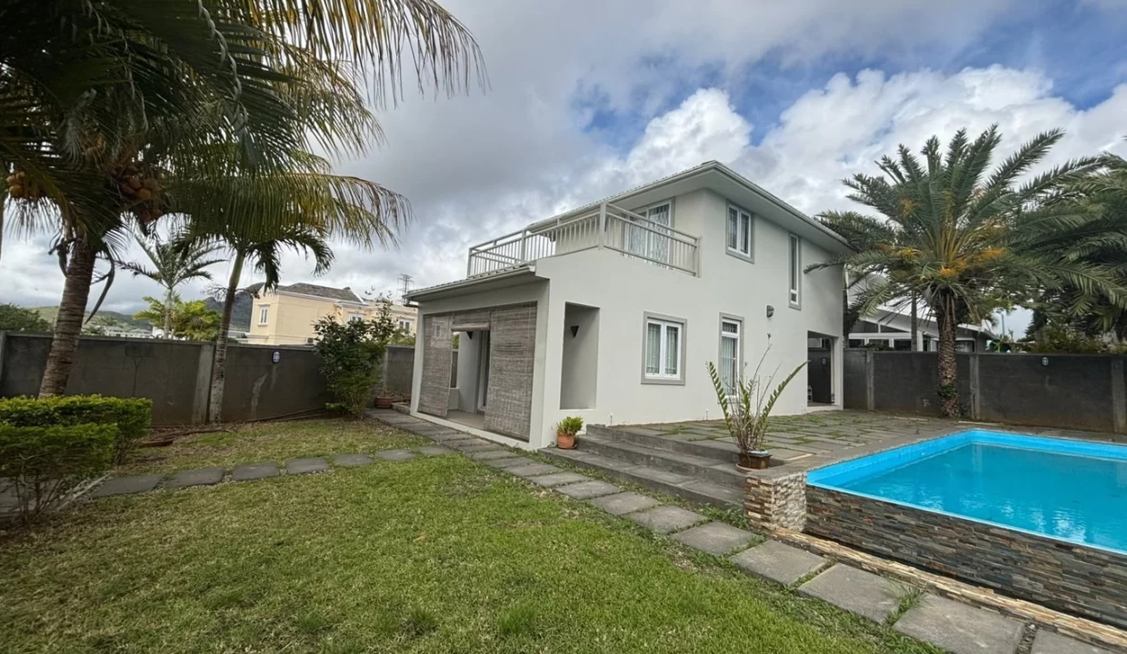 Two Charming Houses for Sale in Beau Bassin – Perfect for Family or Investment 6