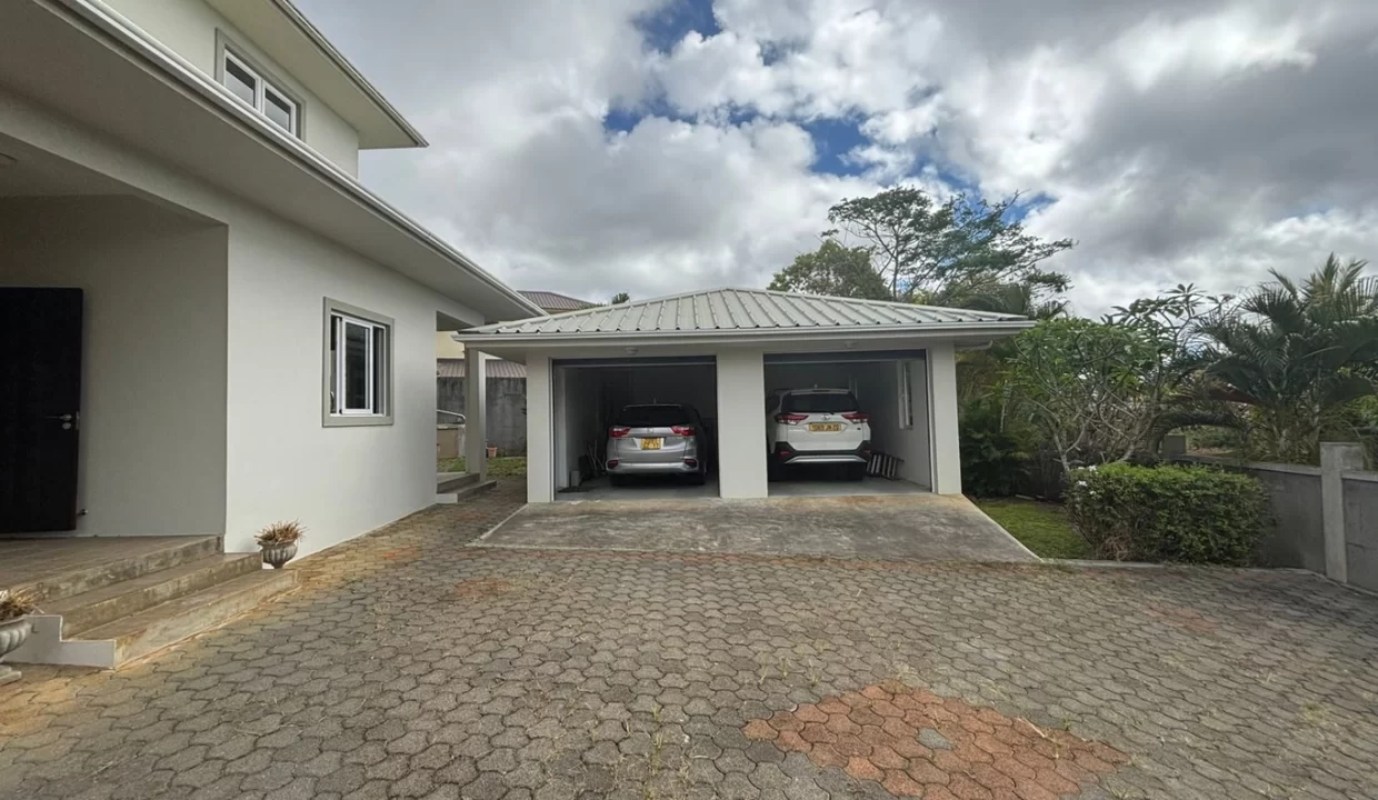 Two Charming Houses for Sale in Beau Bassin – Perfect for Family or Investment 8