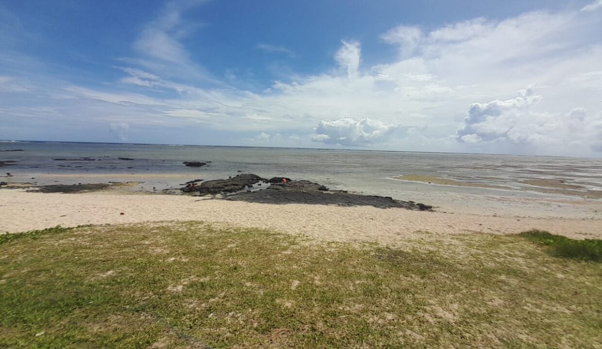 11 perche Beachfront Land With Individual Villa for Sale in Souillac 2