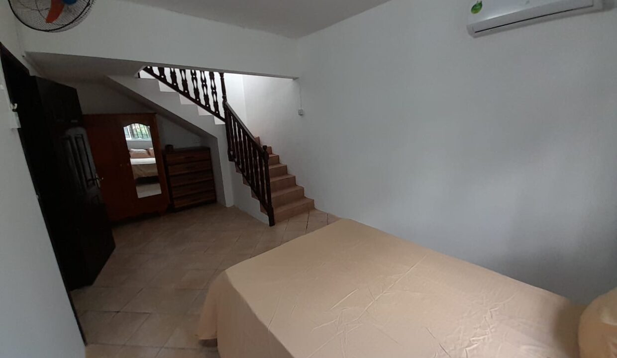 4-bedroom two-storey house for rent in Pereybere (5)
