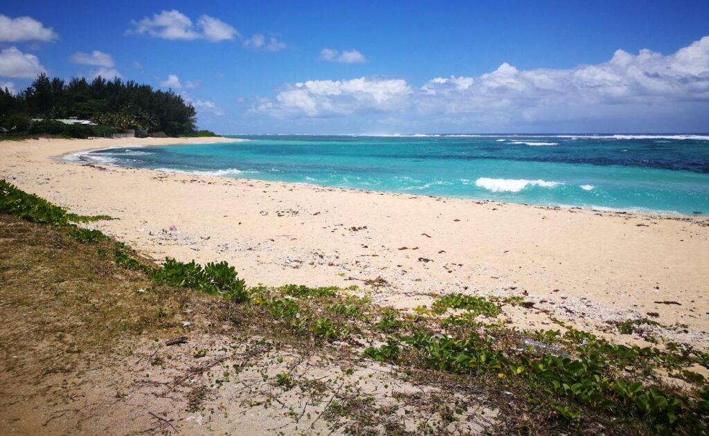 47 perches Waterfront land for sale in Riambel