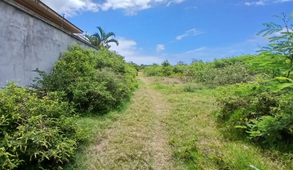 5 Arpents Residential Land for Sale in Cap Malheureux 1