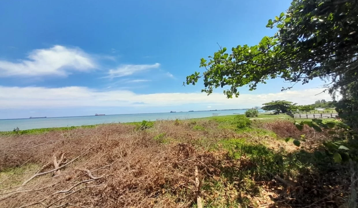 Beachfront Individual Villa for Sale in Pointe aux Sables 6