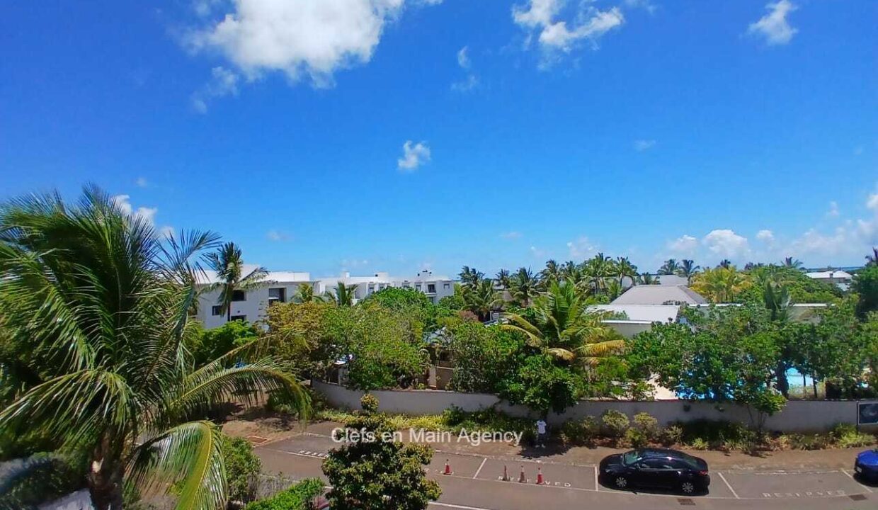 Furnished Luxury Duplex for Rent – Azuri Village, Roches Noires 17