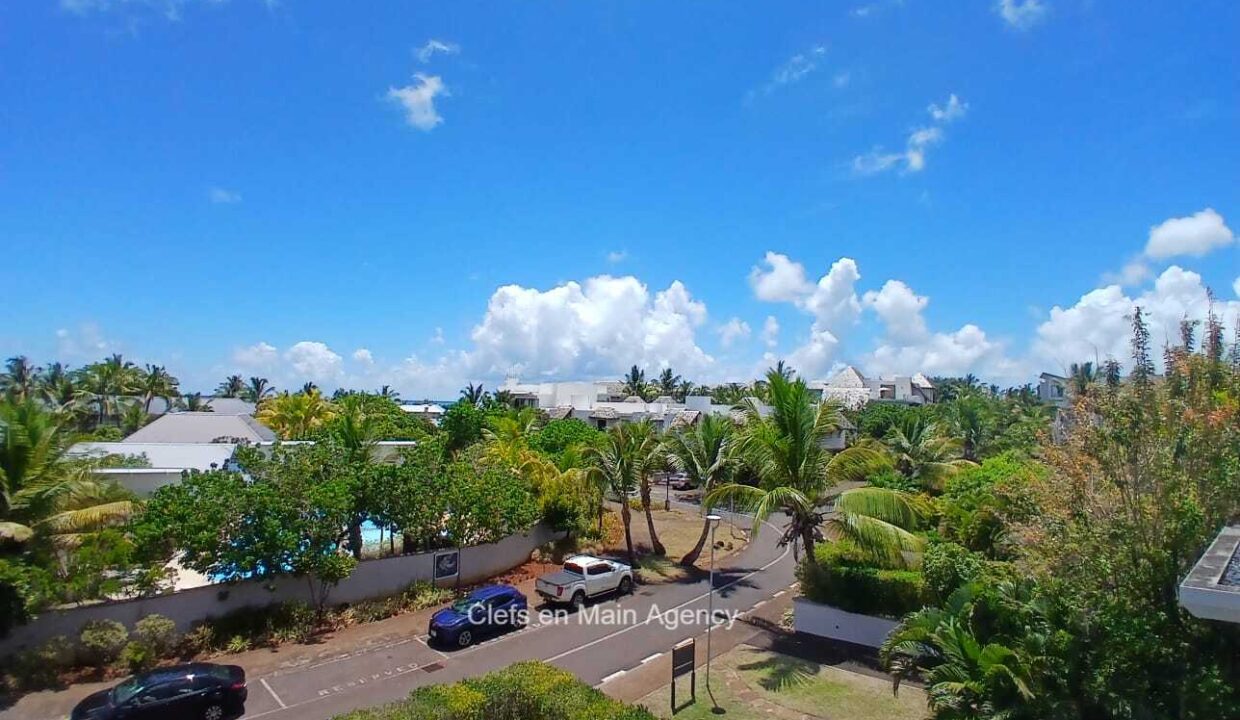 Furnished Luxury Duplex for Rent – Azuri Village, Roches Noires 18