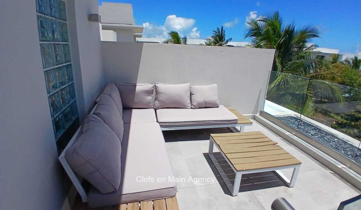 Furnished Luxury Duplex for Rent – Azuri Village, Roches Noires 20