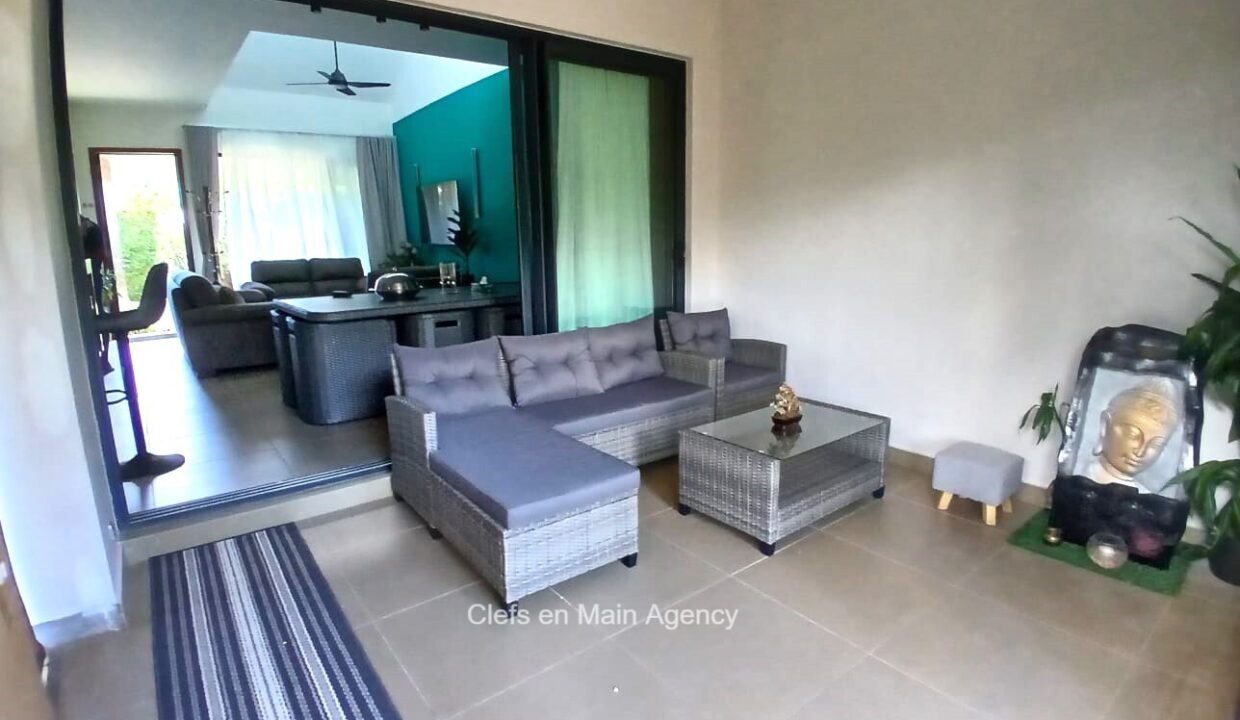 Furnished Luxury Duplex for Rent – Azuri Village, Roches Noires 9