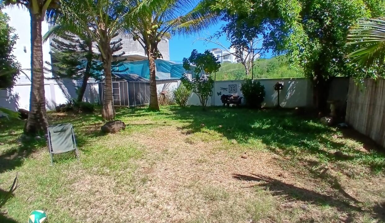 Individual Villa for Rent – Pereybere(3)