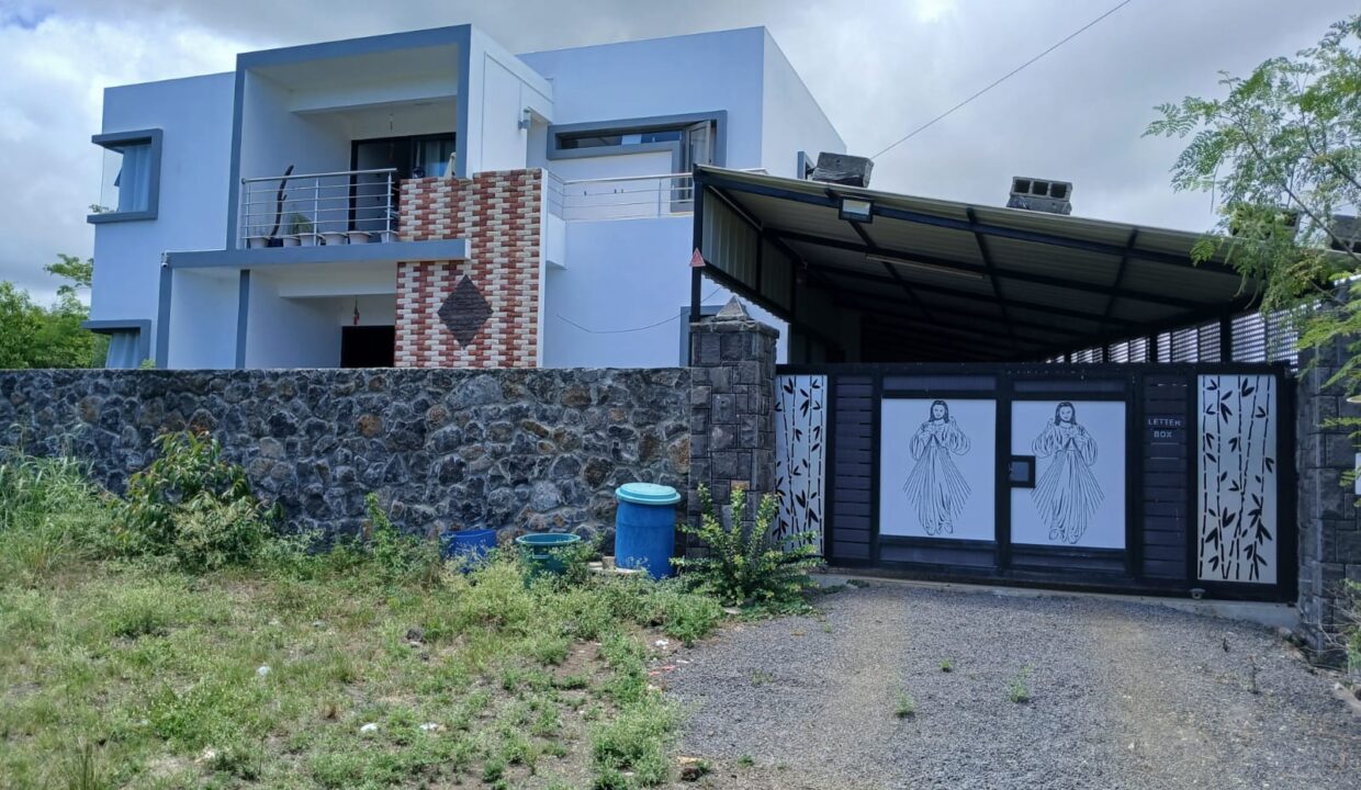 Individual villa for sale in chemin vingt pieds, Grand Baie 1