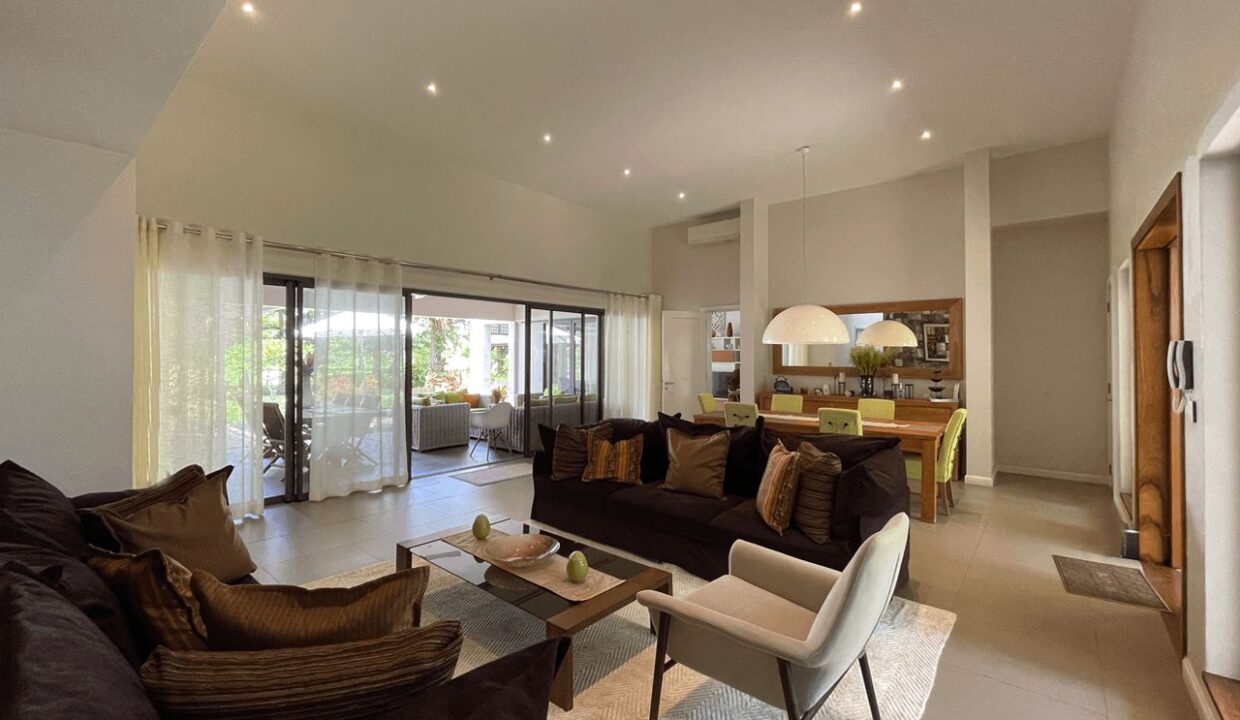 Luxurious Golf Villa for Rent – Anahita Golf Resort, Beau Champ 12