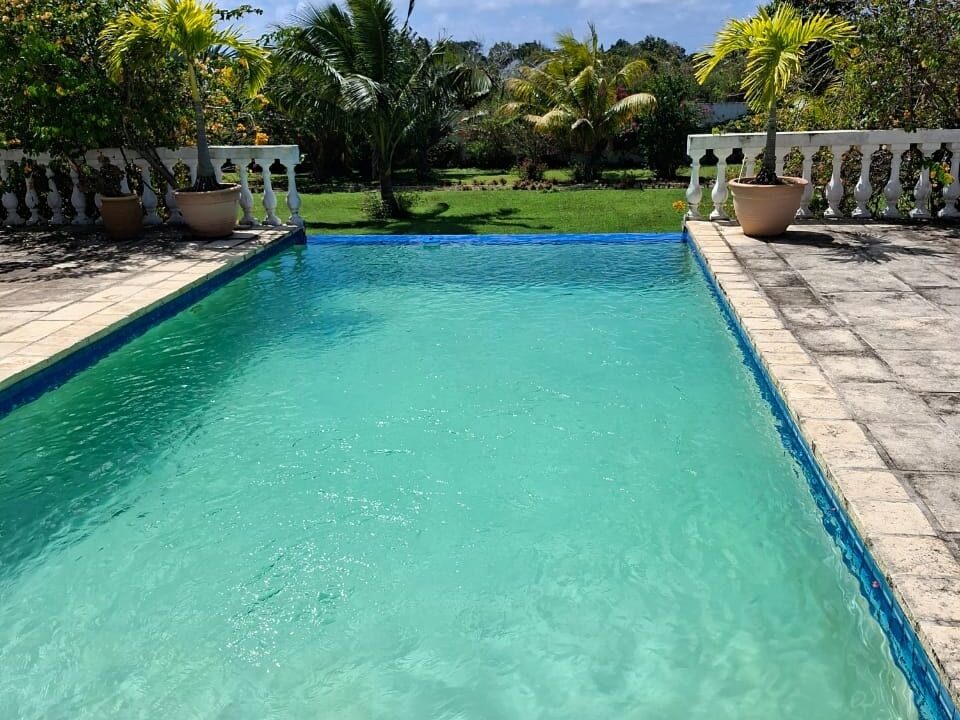 Spacious Villa with land for sale in calodyne 1