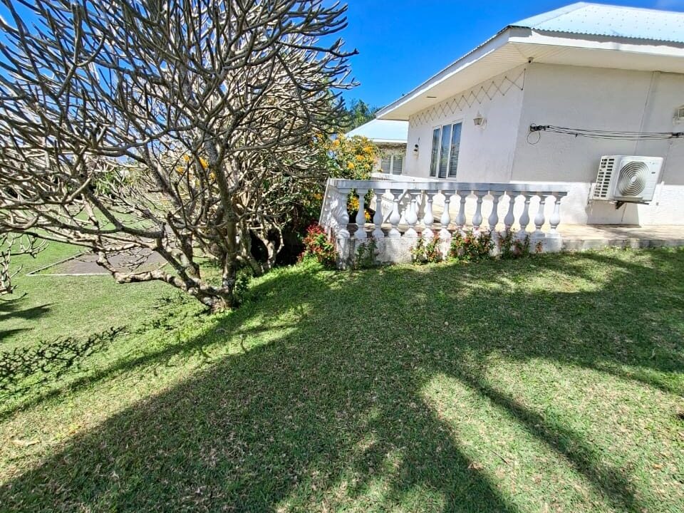 Spacious Villa with land for sale in calodyne 3