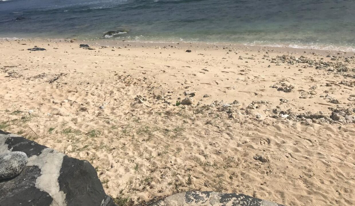 Stunning Beachfront Villa for Sale – Tamarin 6