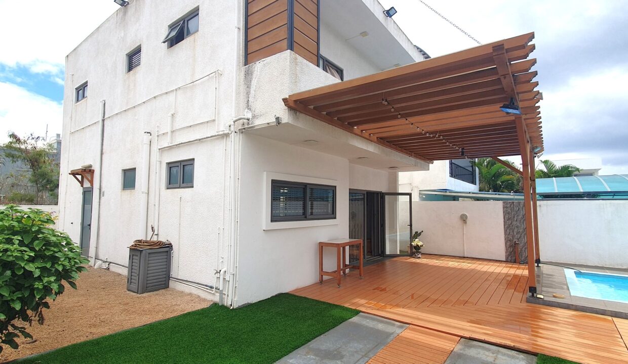 Villa with private pool for Rent in Flic en Flac 12