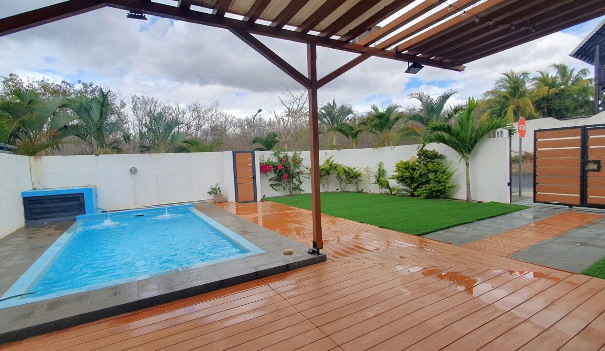 Villa with private pool for Rent in Flic en Flac 18