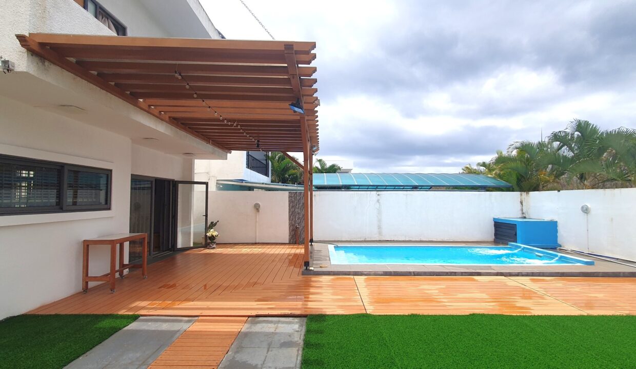 Villa with private pool for Rent in Flic en Flac 2