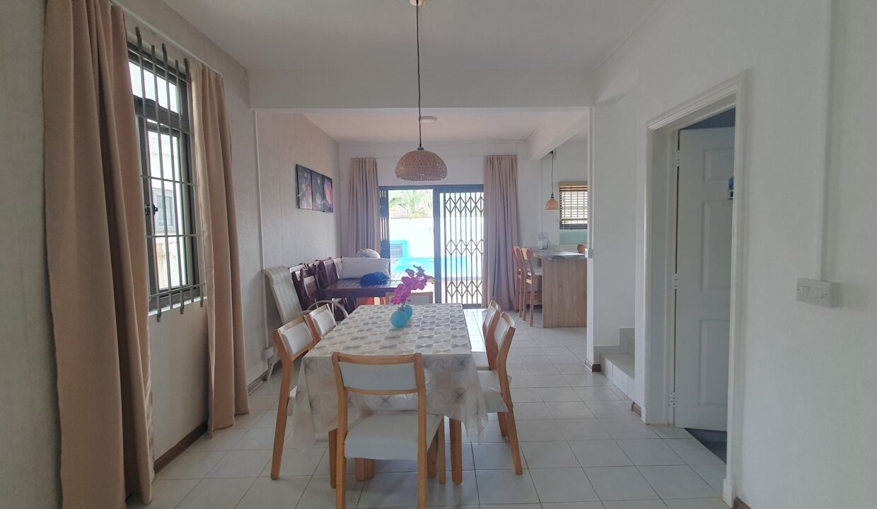 Villa with private pool for Rent in Flic en Flac 5